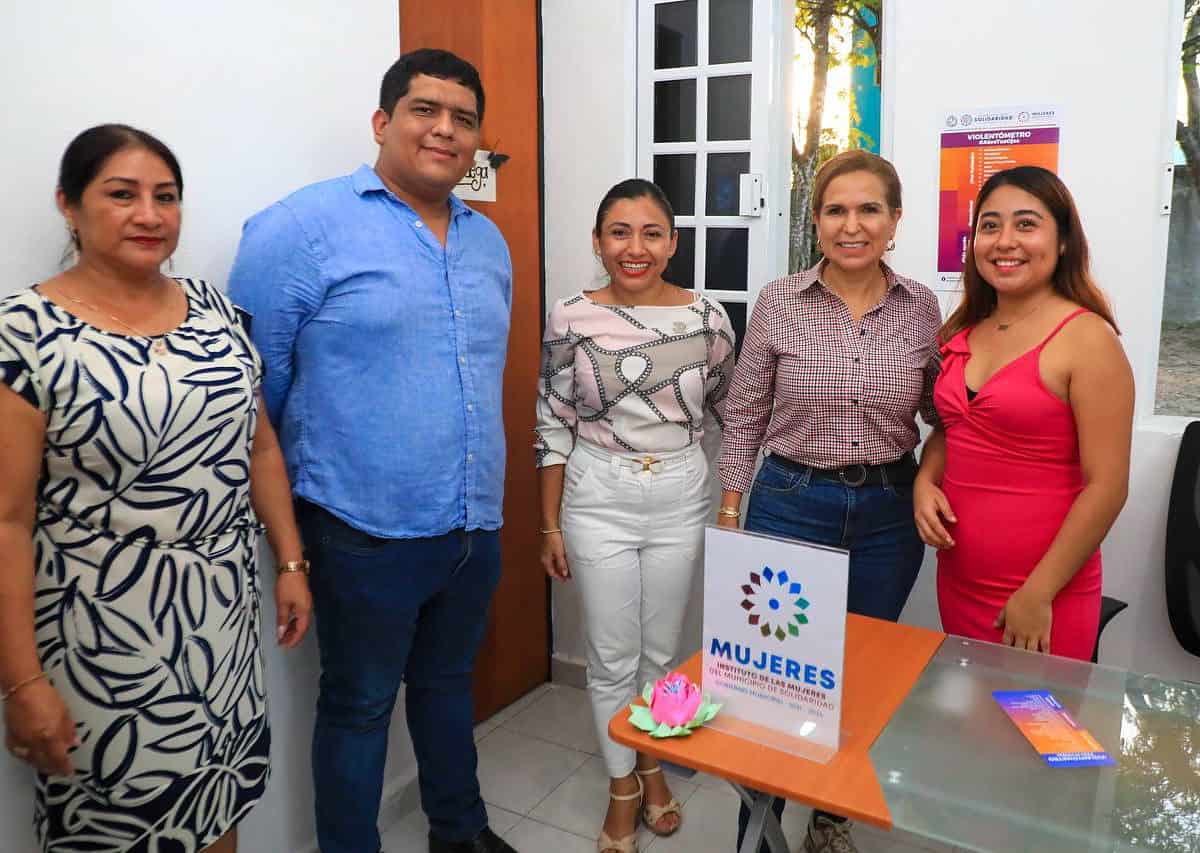 Inaugura Lili Campos Punto Violeta en Puerto Aventuras
