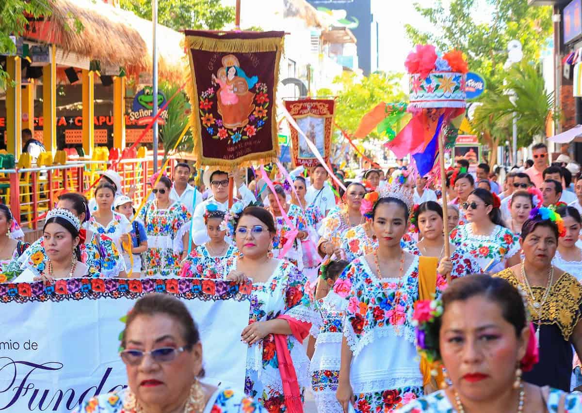 Con procesión, gremio Fundadores da realce a la Feria del Carmen