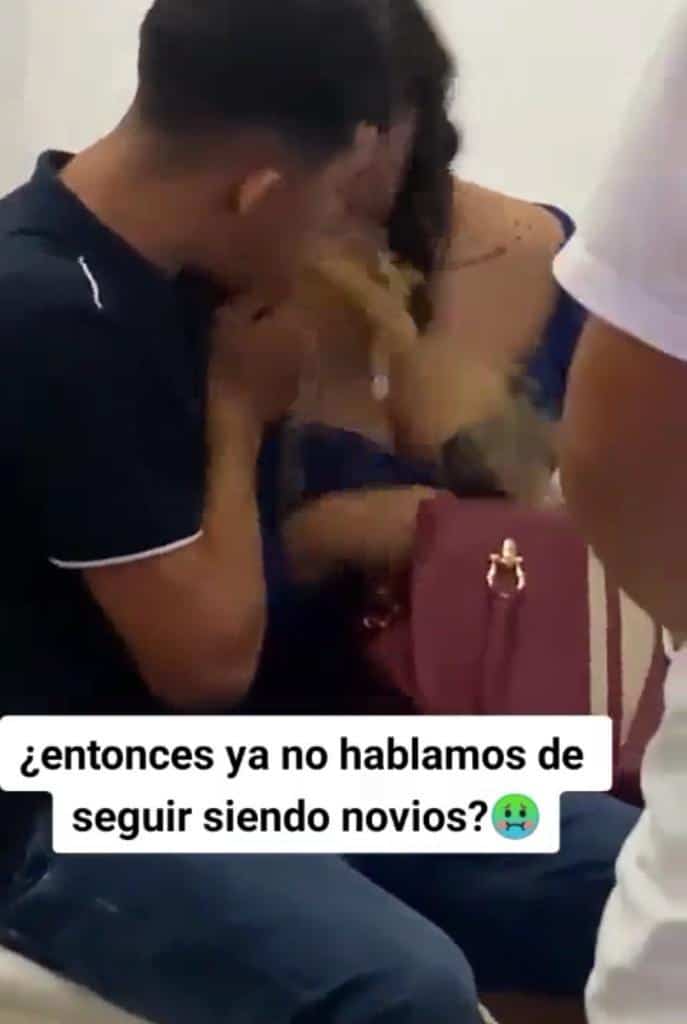 ‘El exorcista enamorado’, Joven vomita a su novia en pleno beso de amor