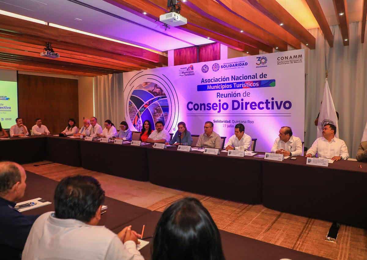 Lili Campos tomó protesta al Consejo Directivo de la ANMTUR