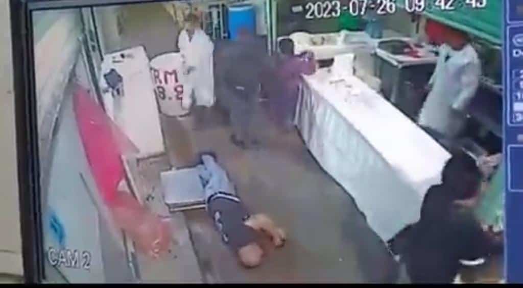 En la Merced, dueño de carnicería pierde la vida a balazos, frente a los clientes