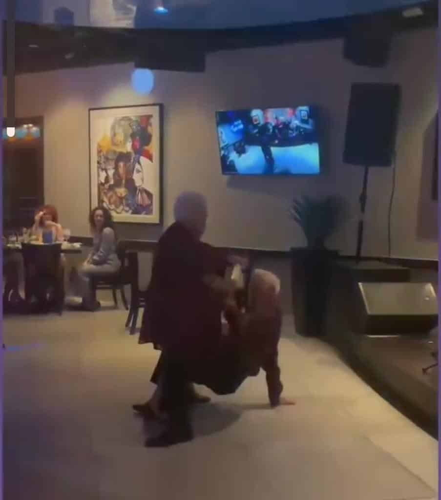 Abuelitos rompen las redes, al ritmo de Bad Bunny