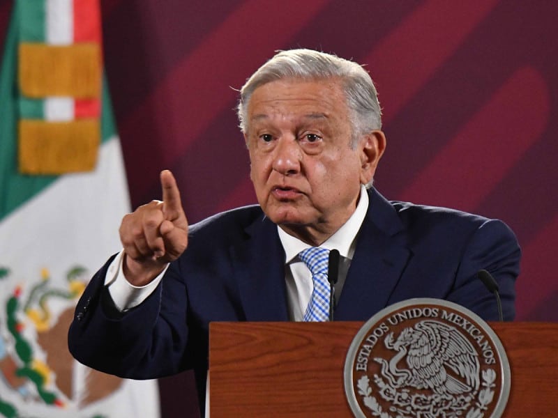 AMLO asegura estar en la lista negra del Tribunal