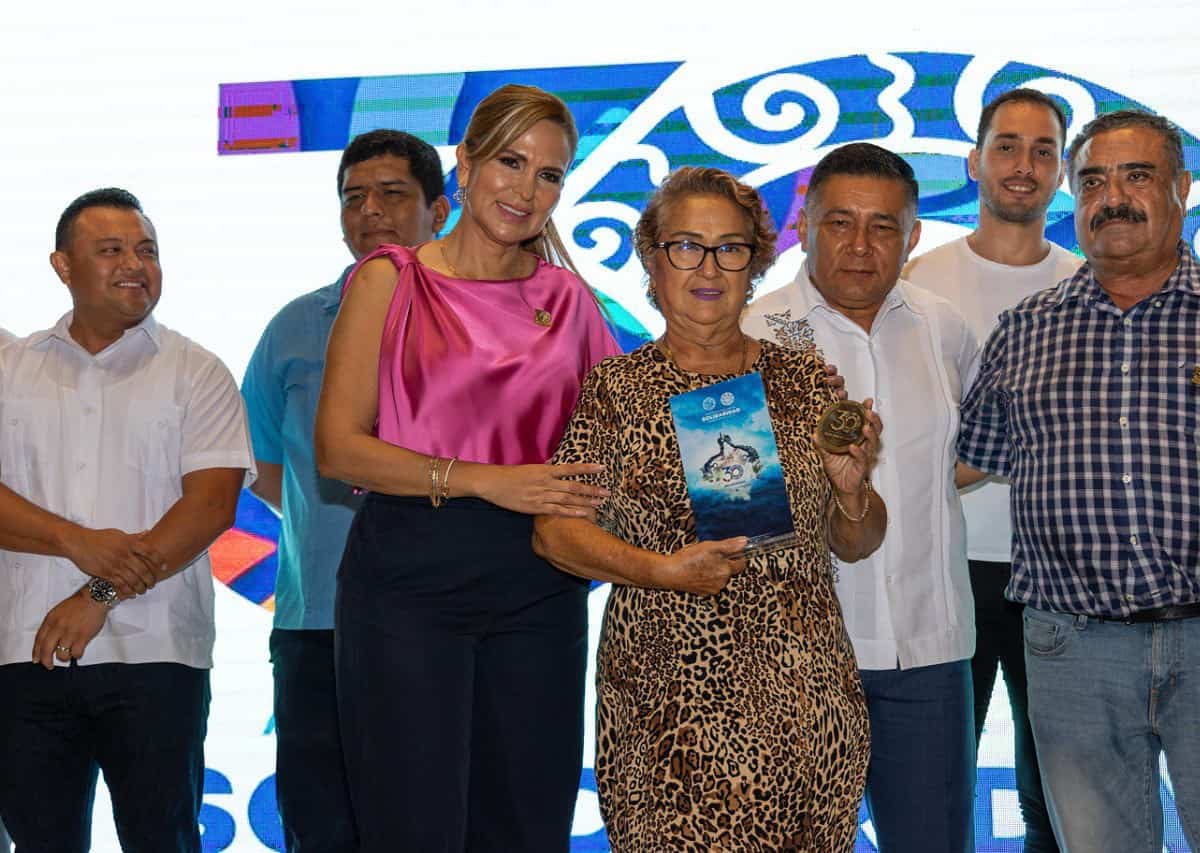 Lili Campos reconoce legado de fundadores en el 30 aniversario de la creación de Solidaridad