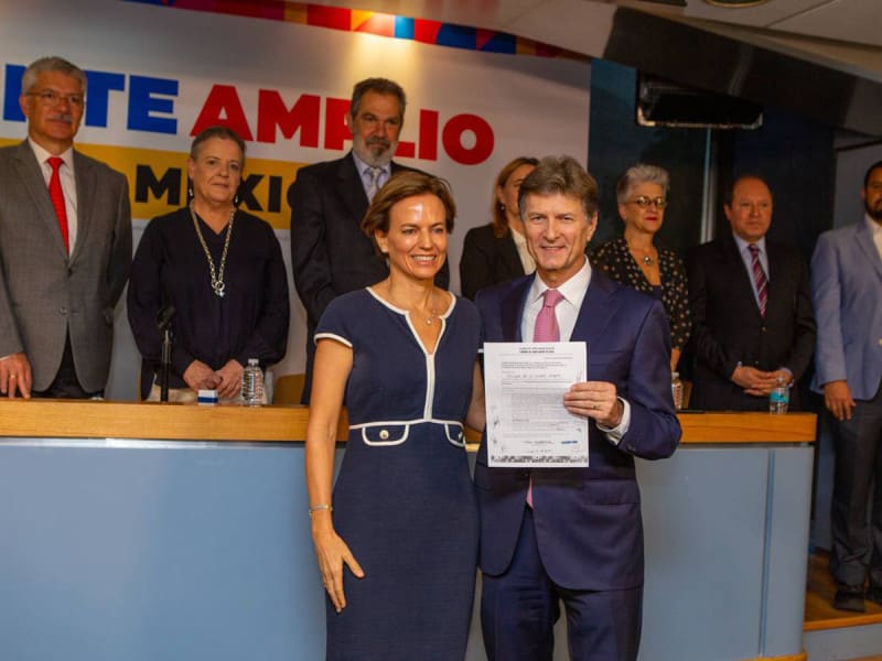 Enrique de la Madrid se inscribe como aspirante a candidato del Frente Amplio por México