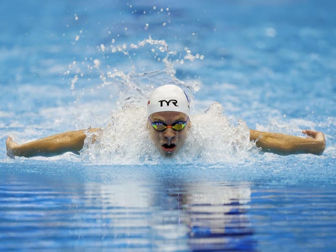 León Marchand pulverizó el récord histórico de Michael Phelps en el Mundial de Natación de Fukuoka