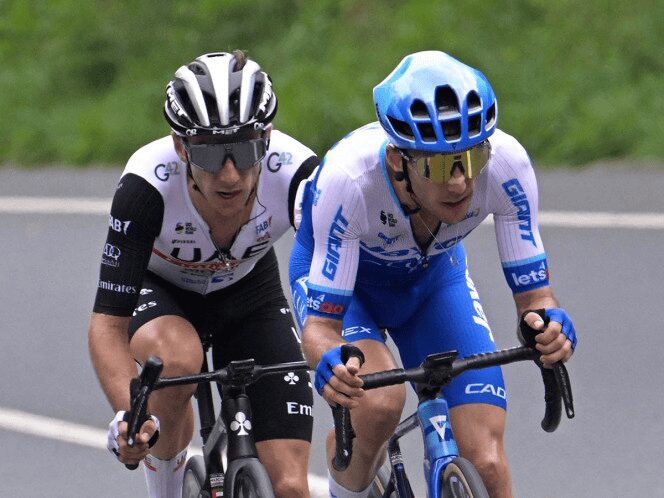Duelo de gemelos en el Tour de Francia 2023; Adam Yates venció a su hermano