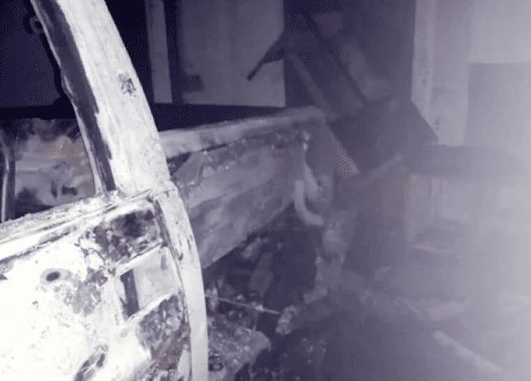 Trabajador quema taller mecánico porque escucha ruidos por la noche