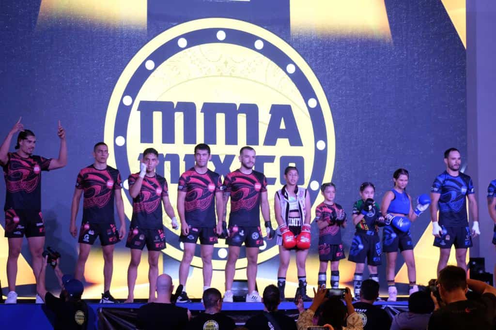 Espectacular función de MMA México en Playa del Carmen