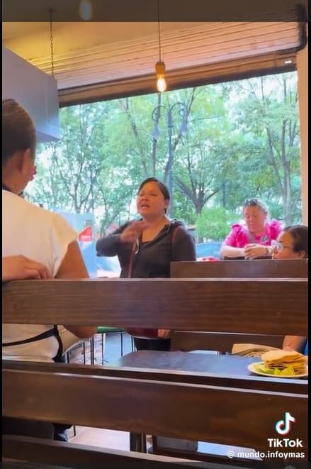 “Me lo pagas a las buenas o a las malas”; clienta de taquería andaba de malas y no sabía con quién desquitarse