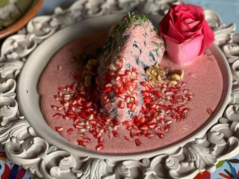 Los chiles en nogada de Barbie causan sensación en redes sociales