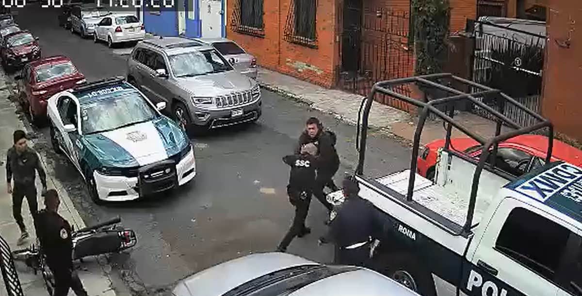 ¿De quién es la culpa?, video revela  enfrentamiento a golpes entre presuntos infractores y policías