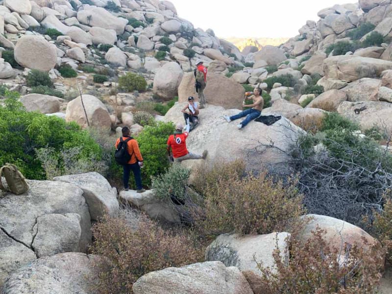 Grupo Beta e INM localizan y rescatan a 5 migrantes en la zona montañosa de la Rumorosa