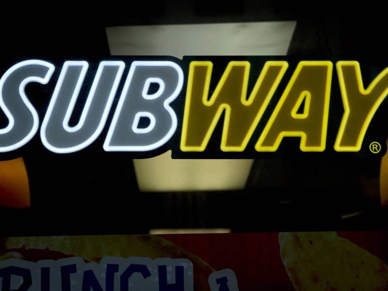 ¡¿Te cambiarías tu primer nombre por el de Subway para tener una ración de sándwiches de por vida?!