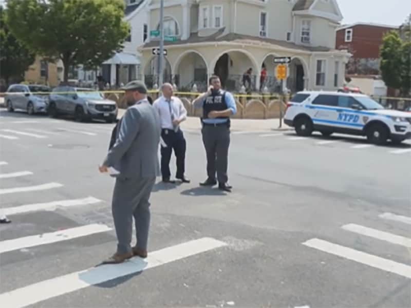 Tirador que viajaba en scooter deja un muerto y tres heridos en Nueva York