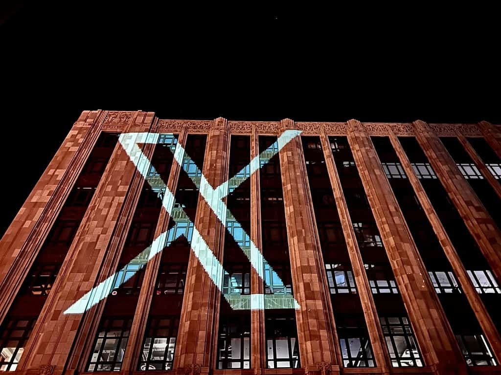 ¿Adiós Twitter? El pajarito azul se despide y llega “X”