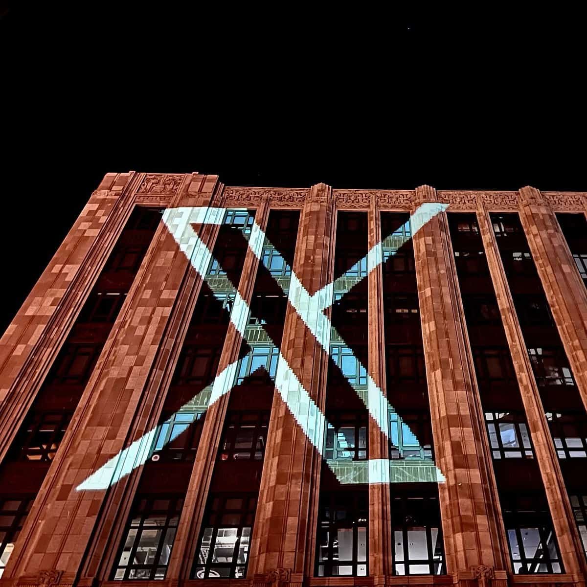 ¿Adiós Twitter? El pajarito azul se despide y llega “X”