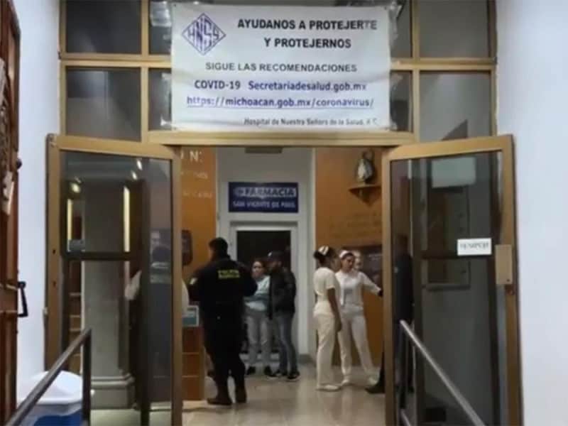 Grupo armado asalta a trabajadores y familiares de un hospital en Michoacán