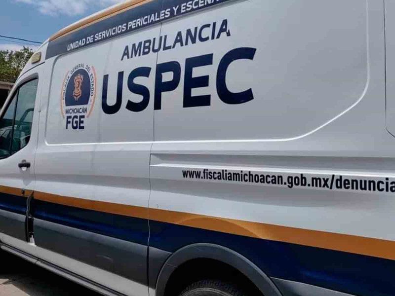 En una tienda de comida en Zitácuaro,  policías municipales fueron atacados; hay dos muertos
