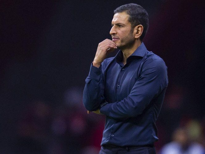 Previo a revelar la convocatoria del Tri, Jaime Lozano visita a Chivas