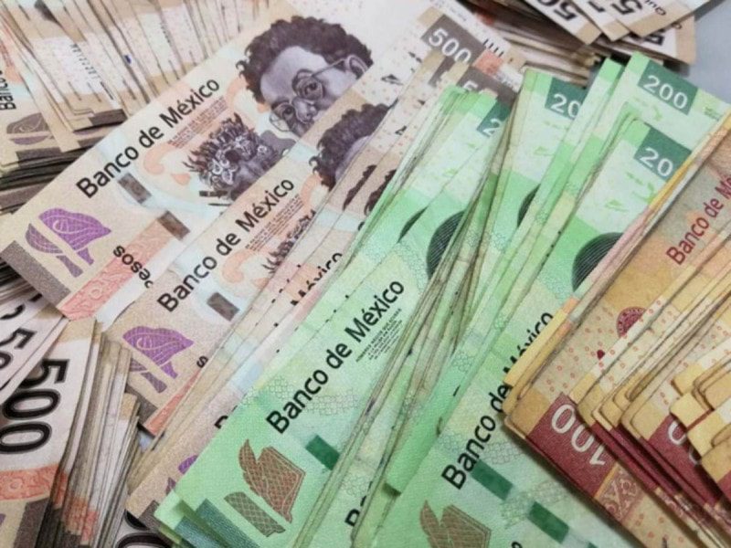 Asaltan a cuentahabiente, quitándole un millón 800 mil pesos en un estacionamiento bancario