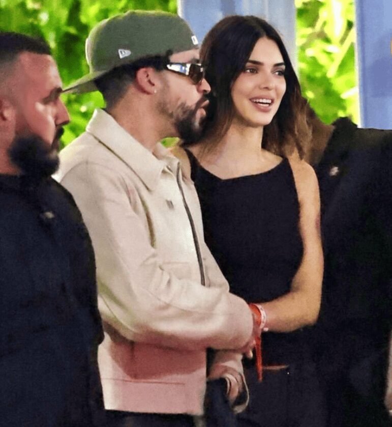 Kendall Jenner y Bad Bunny fueron vistos mostrando afecto durante un concierto de Drake