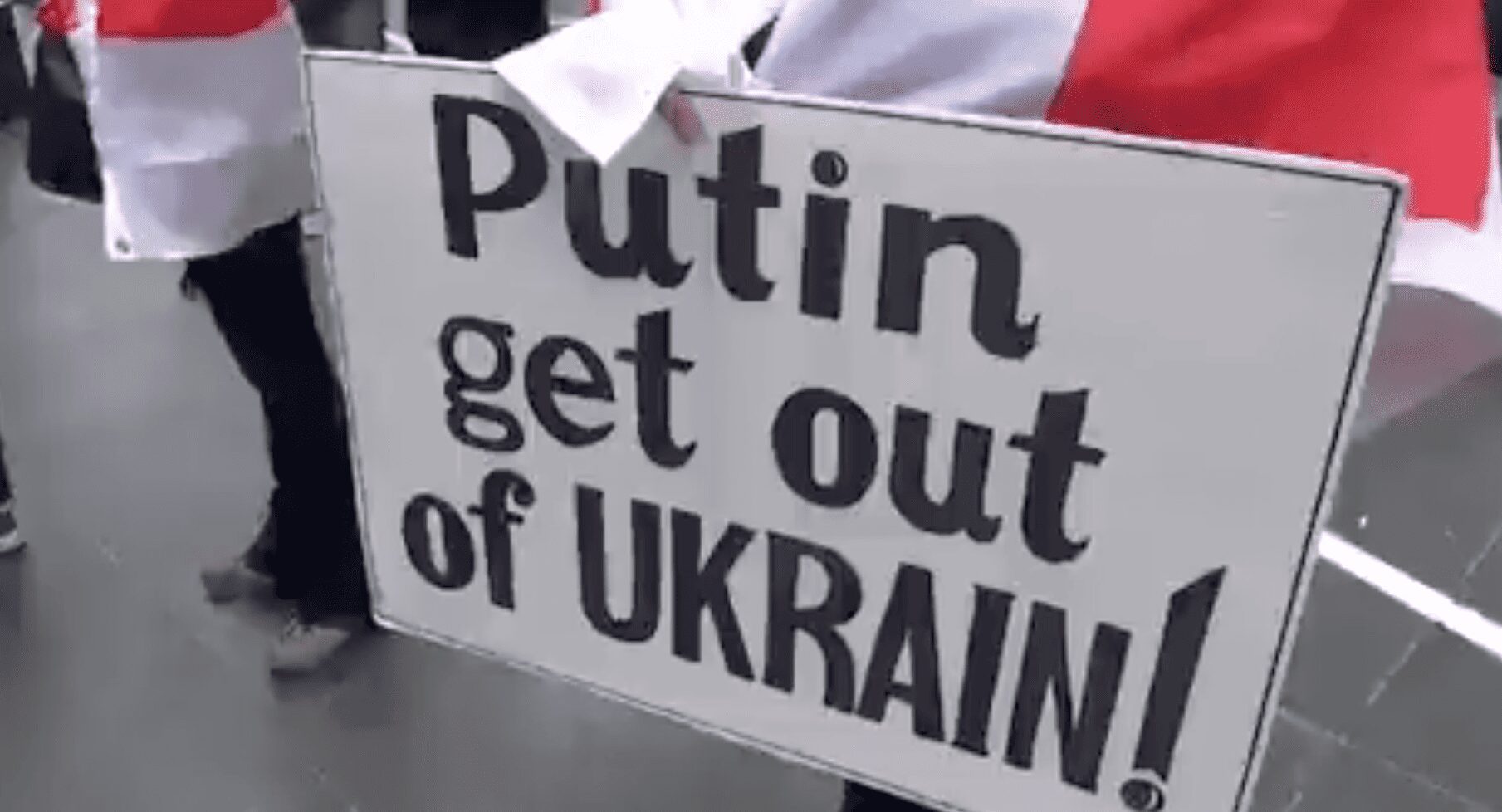 Tropas rusas avanzan, civiles son llamados a evacuar noroeste de Ucrania