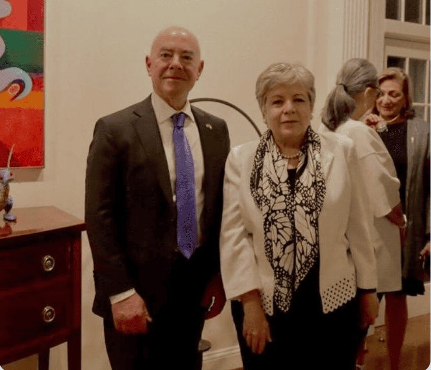 En Washington, la canciller mexicana reitera que es esencial retirar las boyas del Río Bravo