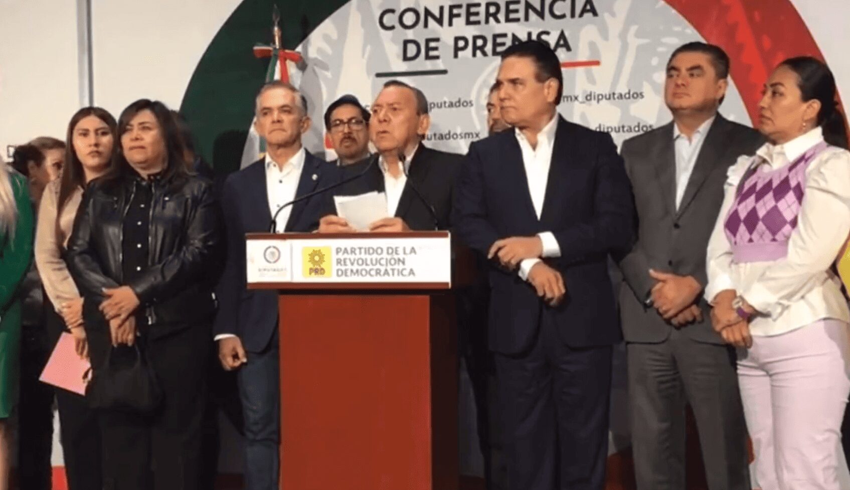 Por exclusión de Mancera y Aureoles, el PRD pausa su participación en el comité del frente opositor