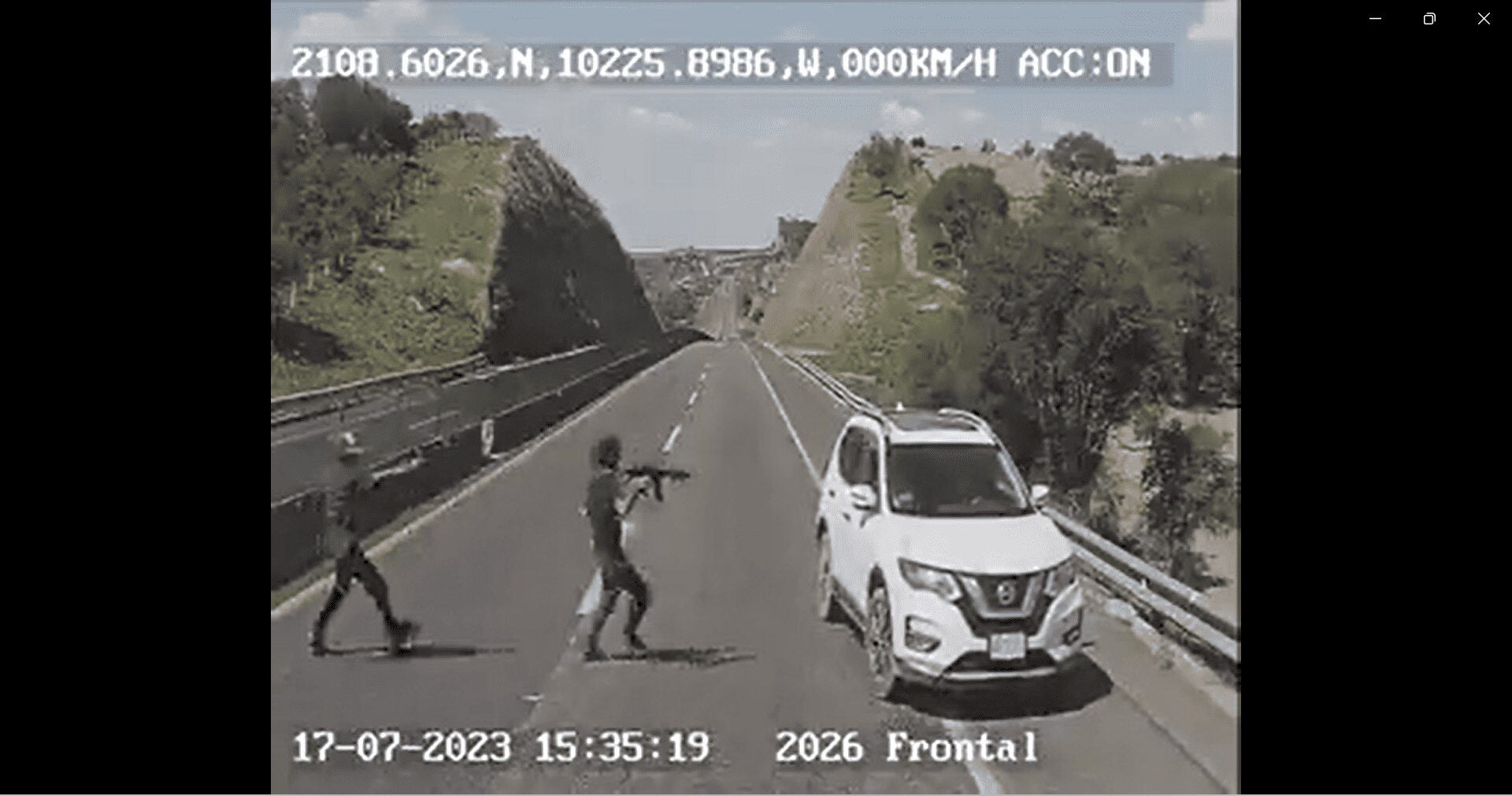 En sentido contrario y con armas largas, así asaltan en autopista de Jalisco