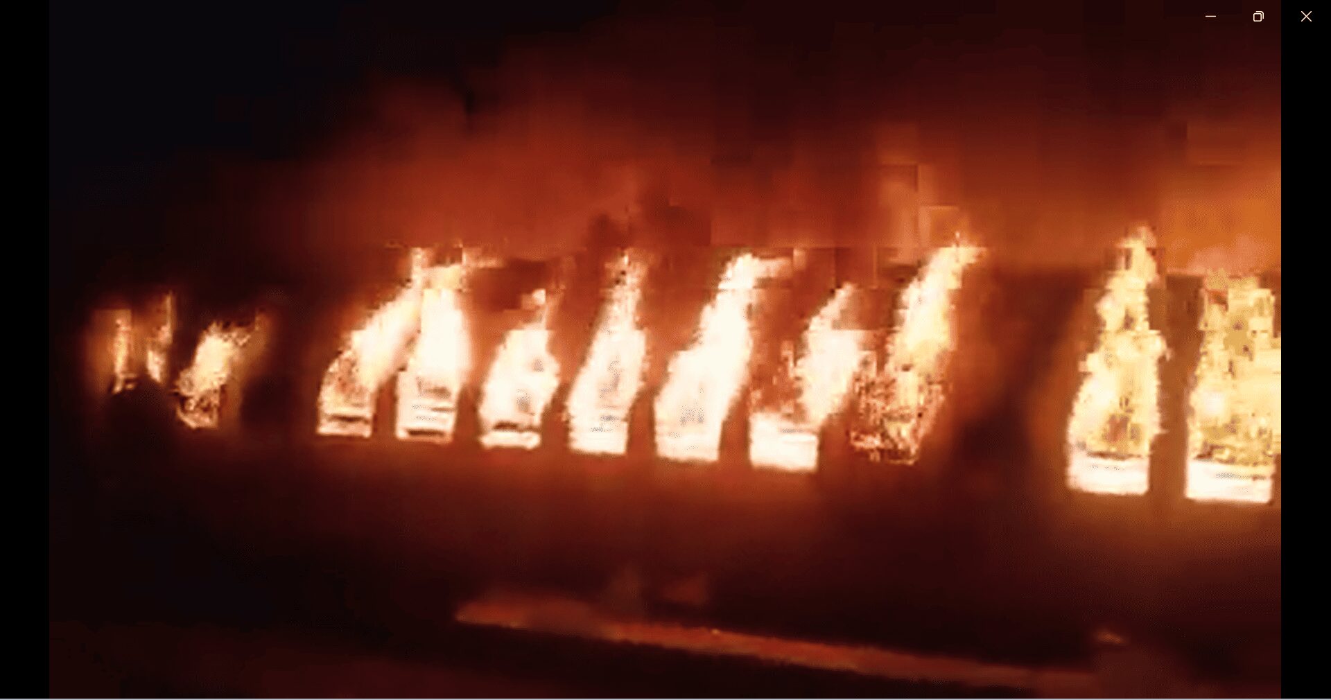 Incendio de un vagón de tren quita la vida a 9 personas en India