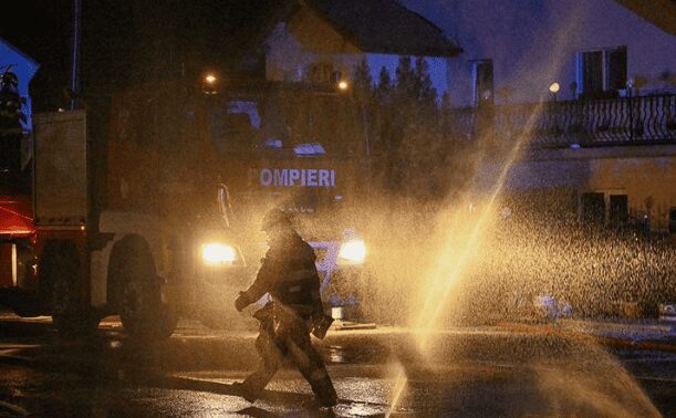 Explosiones en una planta de gas en Rumania dejan varios heridos; al menos dos personas pierden la vida