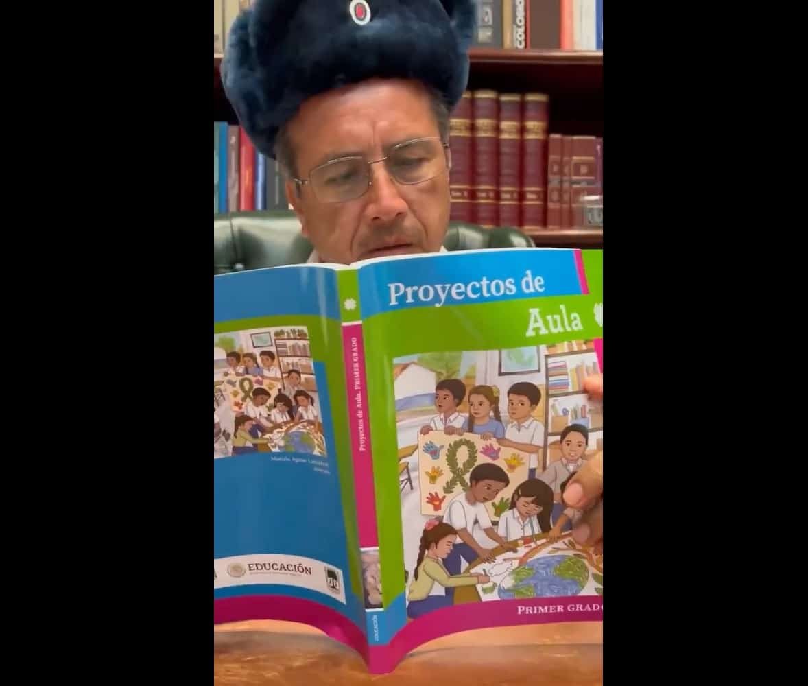 Gobernador de Veracruz se burla de las críticas a los nuevos libros de texto