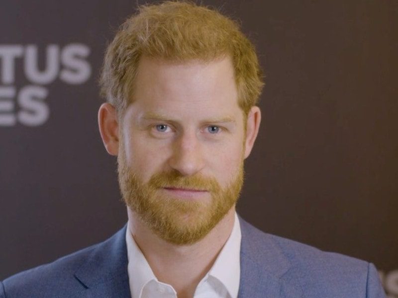 Después de tres años de renunciar a funciones reales, quitan título de “Su Alteza Real” al príncipe Harry