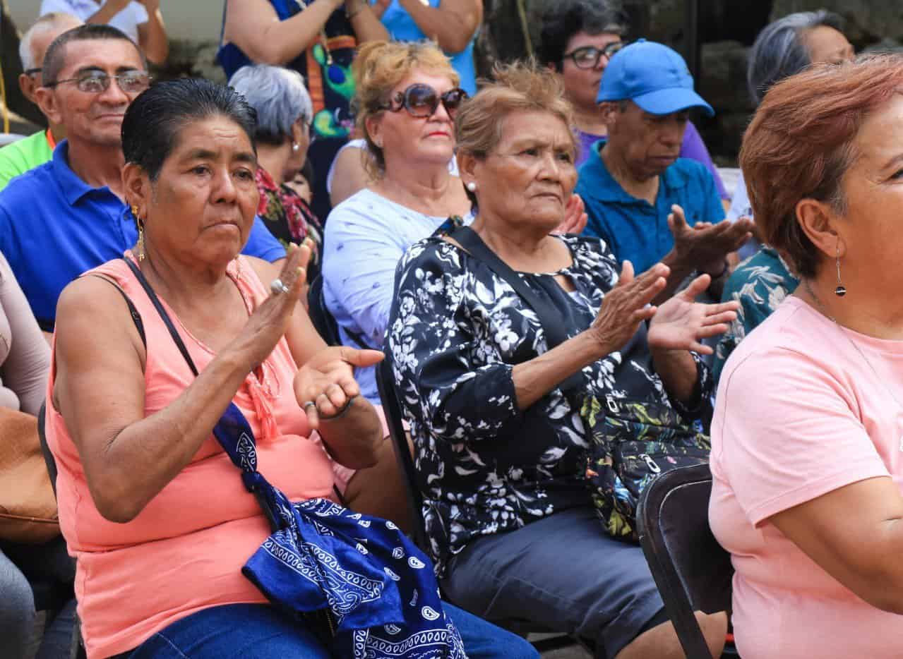 En Solidaridad reconocen a adultos mayores con celebración especial