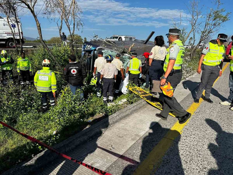 Accidente en autopista México-Querétaro deja 7 muertos, entre ellos dos menores de edad