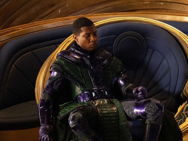 Por no entregar evidencia a tiempo, el juicio de Jonathan Majors se retrasa; el actor fue detenido por violencia doméstica en marzo