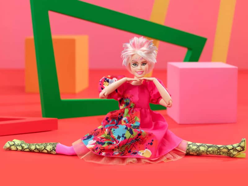 Mattel aprovecha el ‘boom’ de la película y pone a la venta a ‘Barbie Rara’; la muñeca está inspirada en la actriz Kate McKinnon