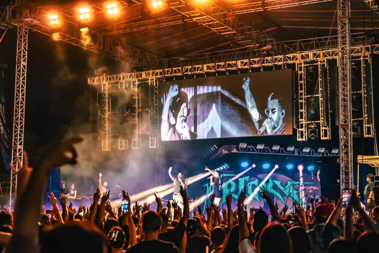 Festejan Día internacional de la juventud con concierto de Mau y Ricky