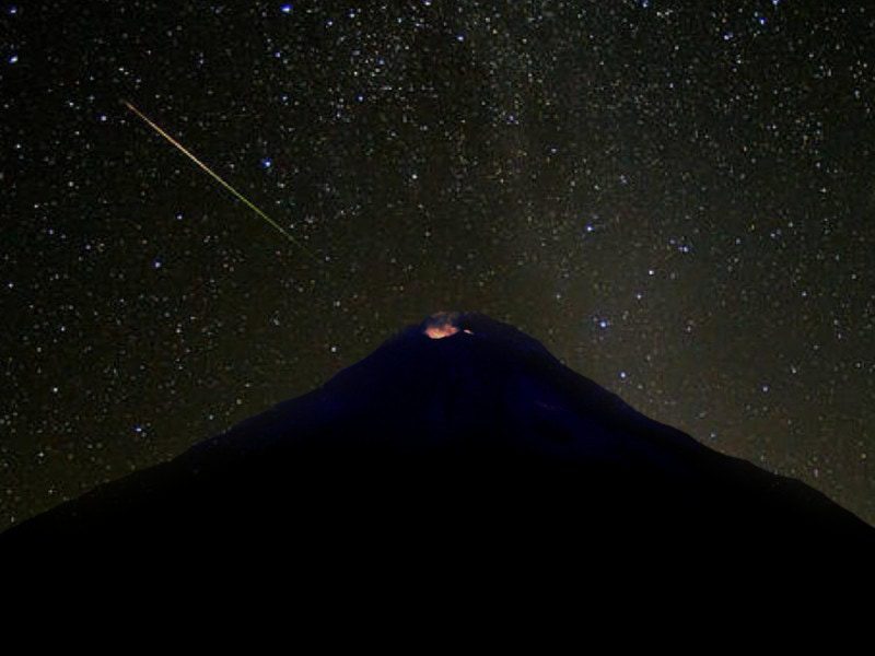 Estrella fugaz visita a Don Goyo y lo revive en redes sociales; el volcán ha disminuido su actividad