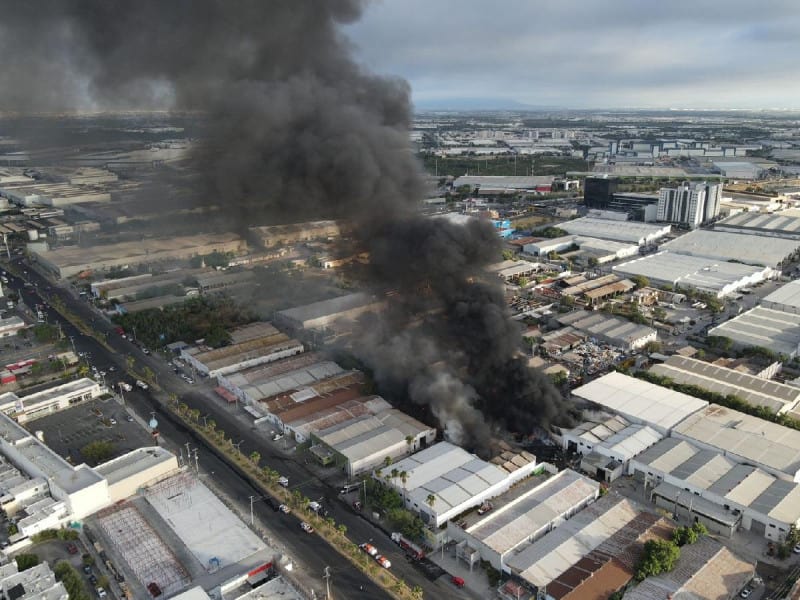 Se registra un incendio en bodegas de Apodaca