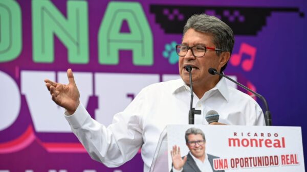 Monreal abre paso a casa encuestadora propuesta por Marcelo Ebrard
