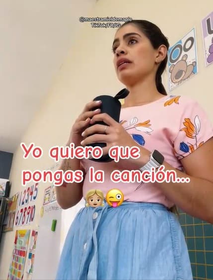 Maestra de preescolar prohíbe a sus alumnos canciones de Peso Pluma