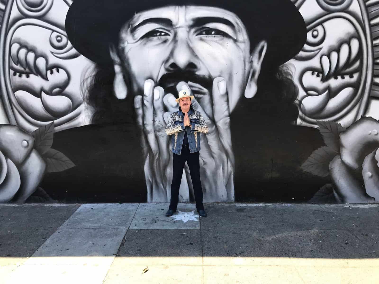 Tras polémicos comentarios contra la comunidad trans, Carlos Santana se disculpa