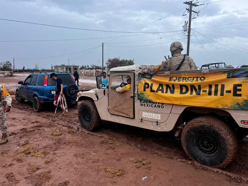 Sedena evacua a casi dos mil damnificados en BCS y rescata a cinco