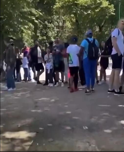 Tras evacuación por falsa alarma de bomba, todo regresa a la normalidad en la Torre Eiffel
