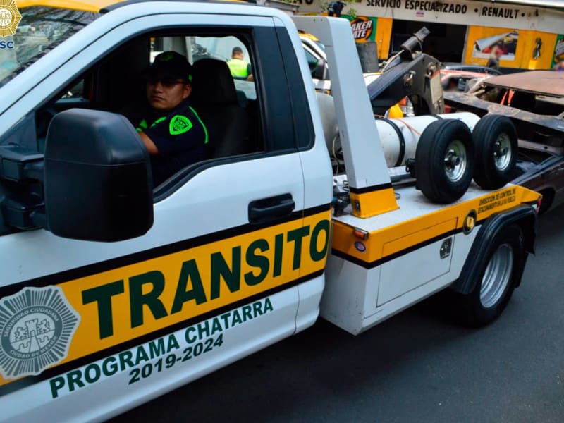 Operativo de la SSC retira vehículos en desuso en la alcaldía Benito Juárez