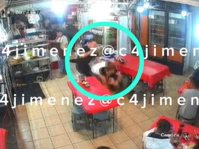 VIDEO: Empleadas en tacos de Coacalco protagonizan una intensa discusión por las propinas ¡Clientes quedan impactados!