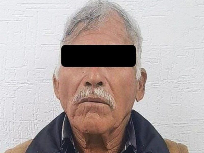 Detienen a un hombre de la tercera edad que le quitaba la vida a perritos, a machetazos