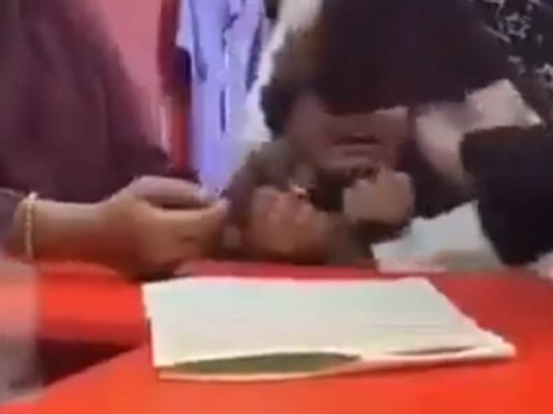 Casan a una niña con un hombre de 40 años